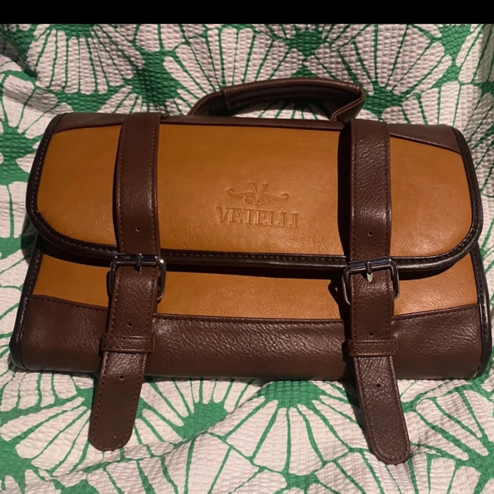 NEW Vetelli Brown Leather  Travel Accessory Toiletries Case Hanging Bag